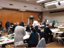 ���ɒn��l���[�����i�ψ���̐l���T�Ԃ̎��g��