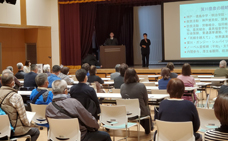 �l�����u����@�Z���^�[�앐�ɔV��