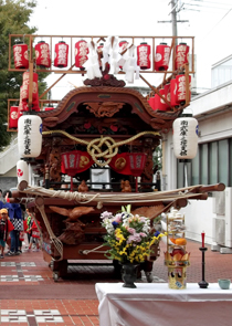 �앐�ɔV���n��l���𗬏H�܂�