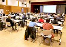 �l�����u����i�����̗l�q�j